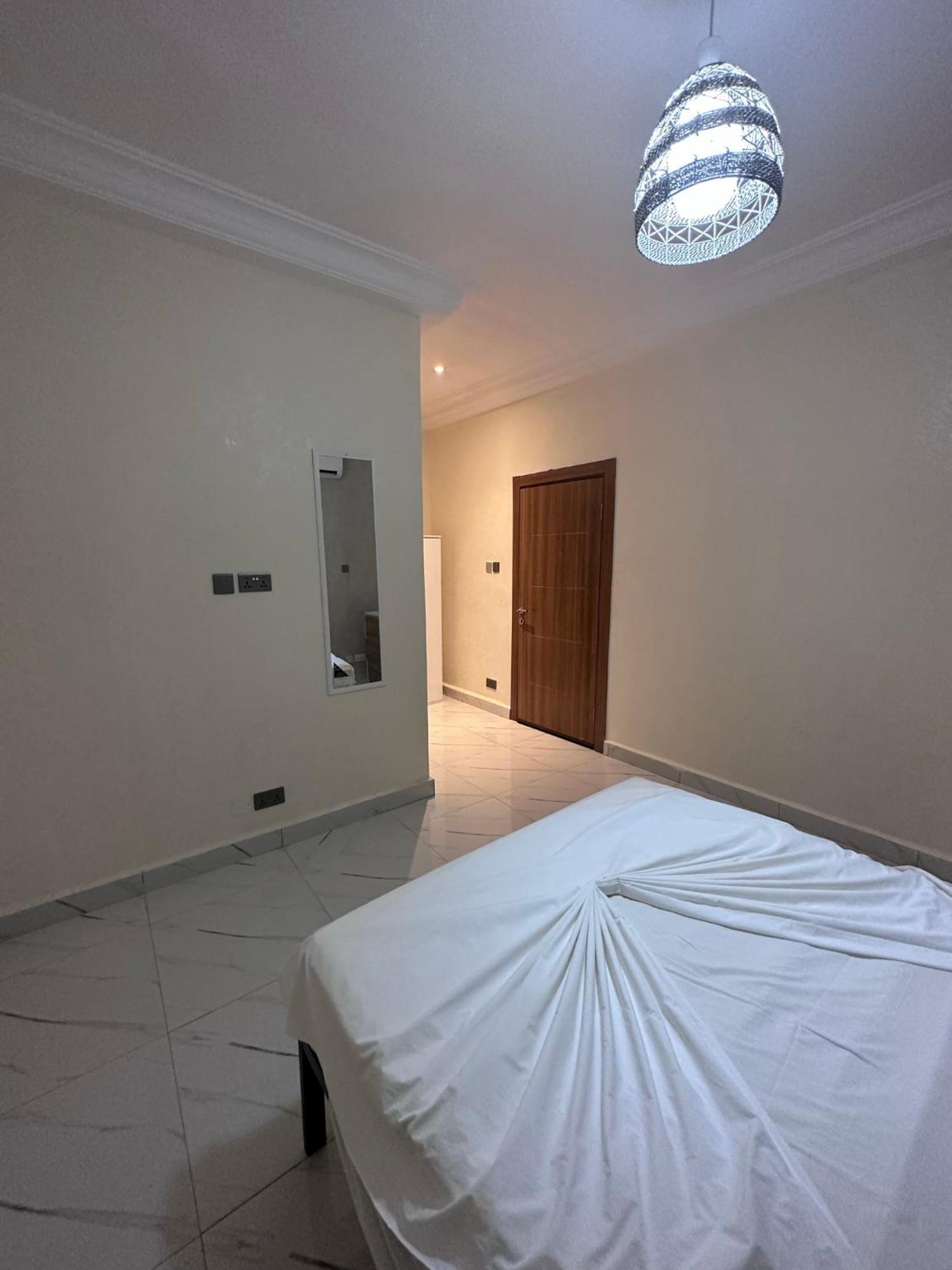 Apartments Plaza Hotel Кололі Екстер'єр фото