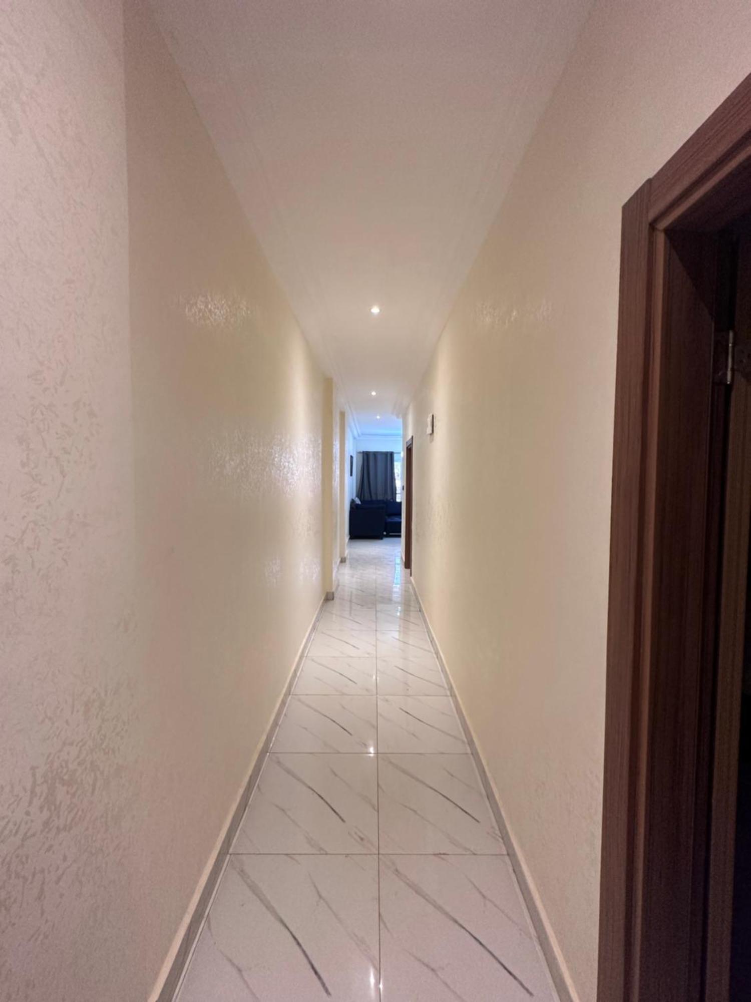 Apartments Plaza Hotel Кололі Екстер'єр фото