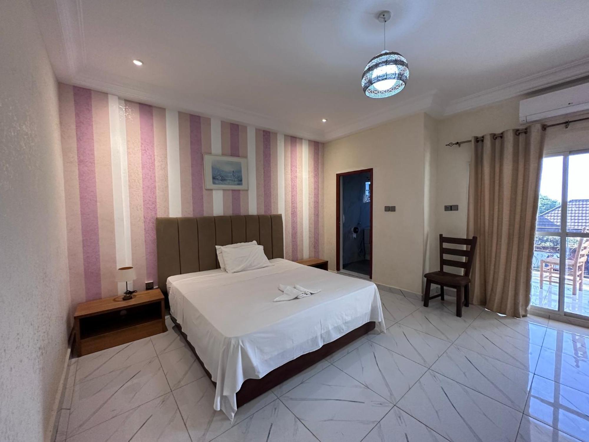 Apartments Plaza Hotel Кололі Екстер'єр фото