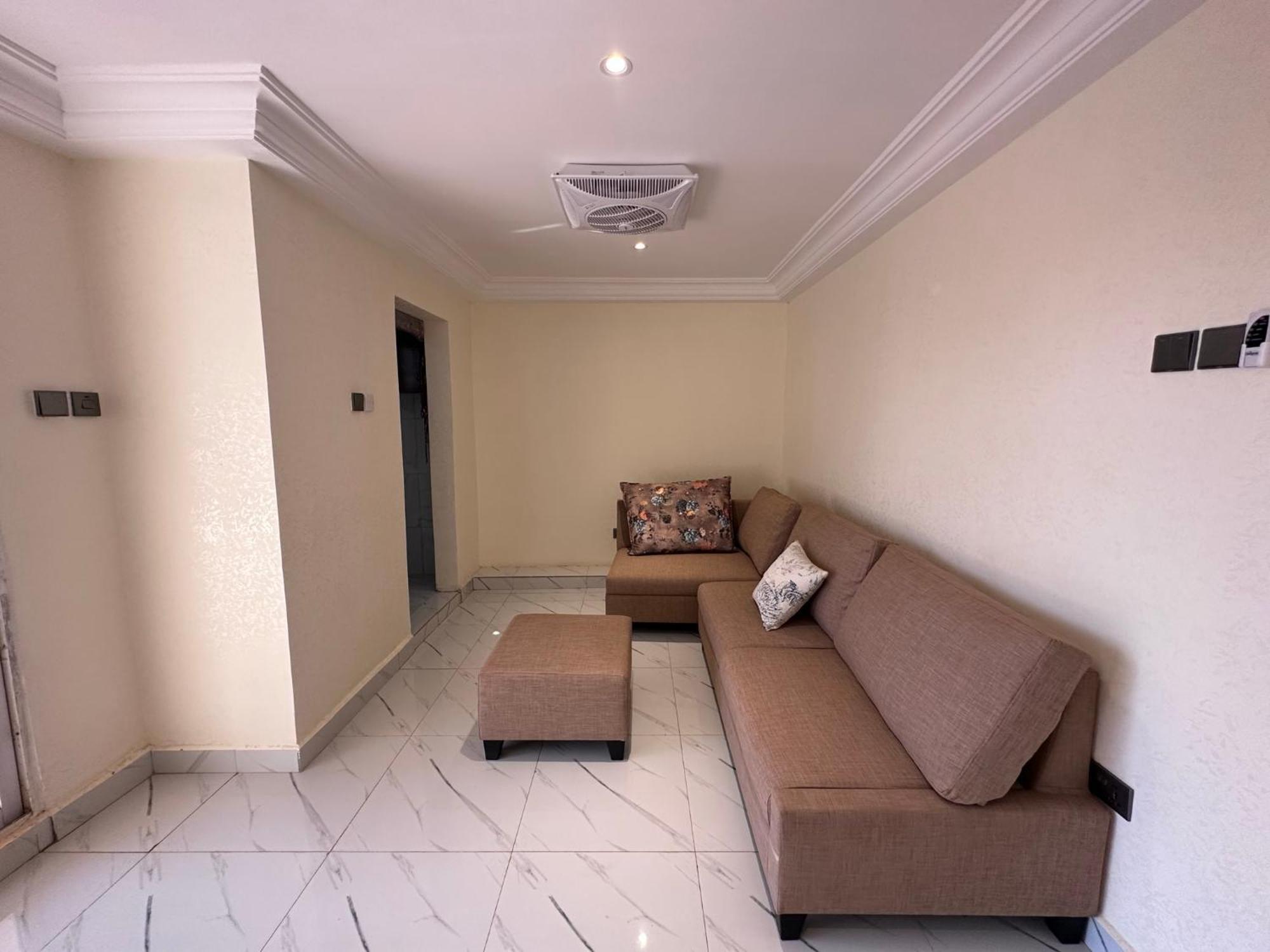 Apartments Plaza Hotel Кололі Екстер'єр фото