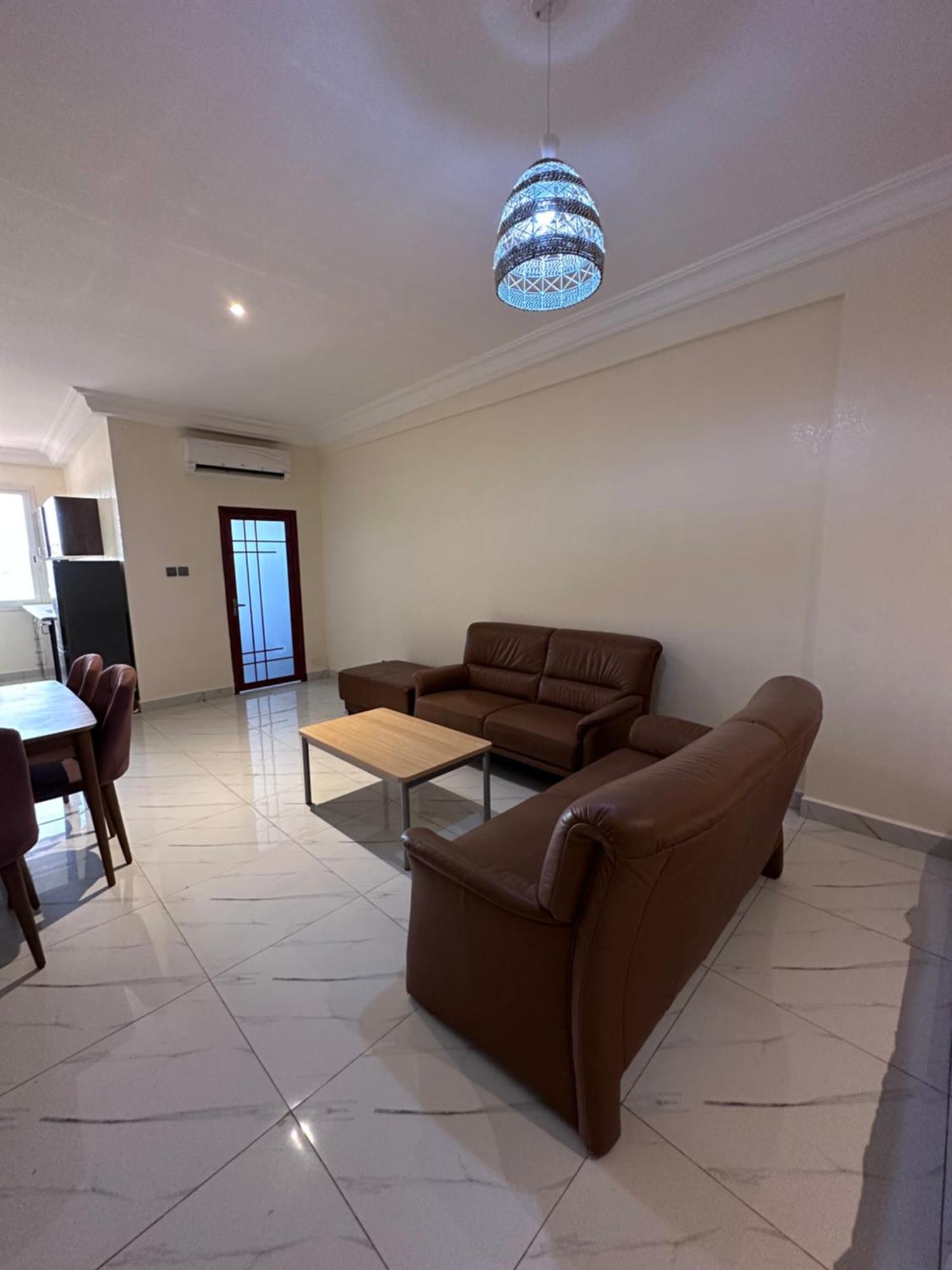 Apartments Plaza Hotel Кололі Екстер'єр фото